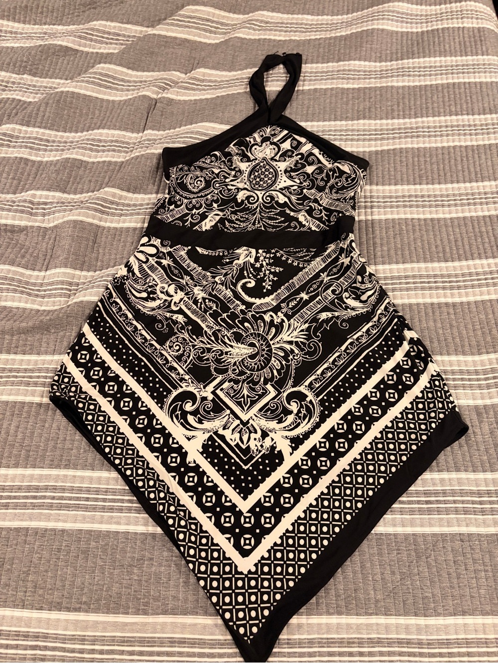 NWOT Express Women’s Size 8 Black and White Halter Bandana Print Dress